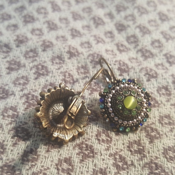 Green tigers eye and rhinestone earrings - Picture 3 of 5